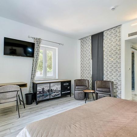 וולי לוסיניי Captain' S Villa Boutique Hotel מראה חיצוני תמונה