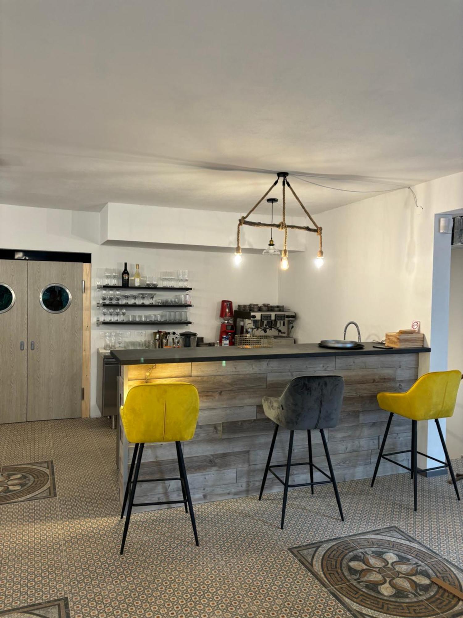 וולי לוסיניי Captain' S Villa Boutique Hotel מראה חיצוני תמונה