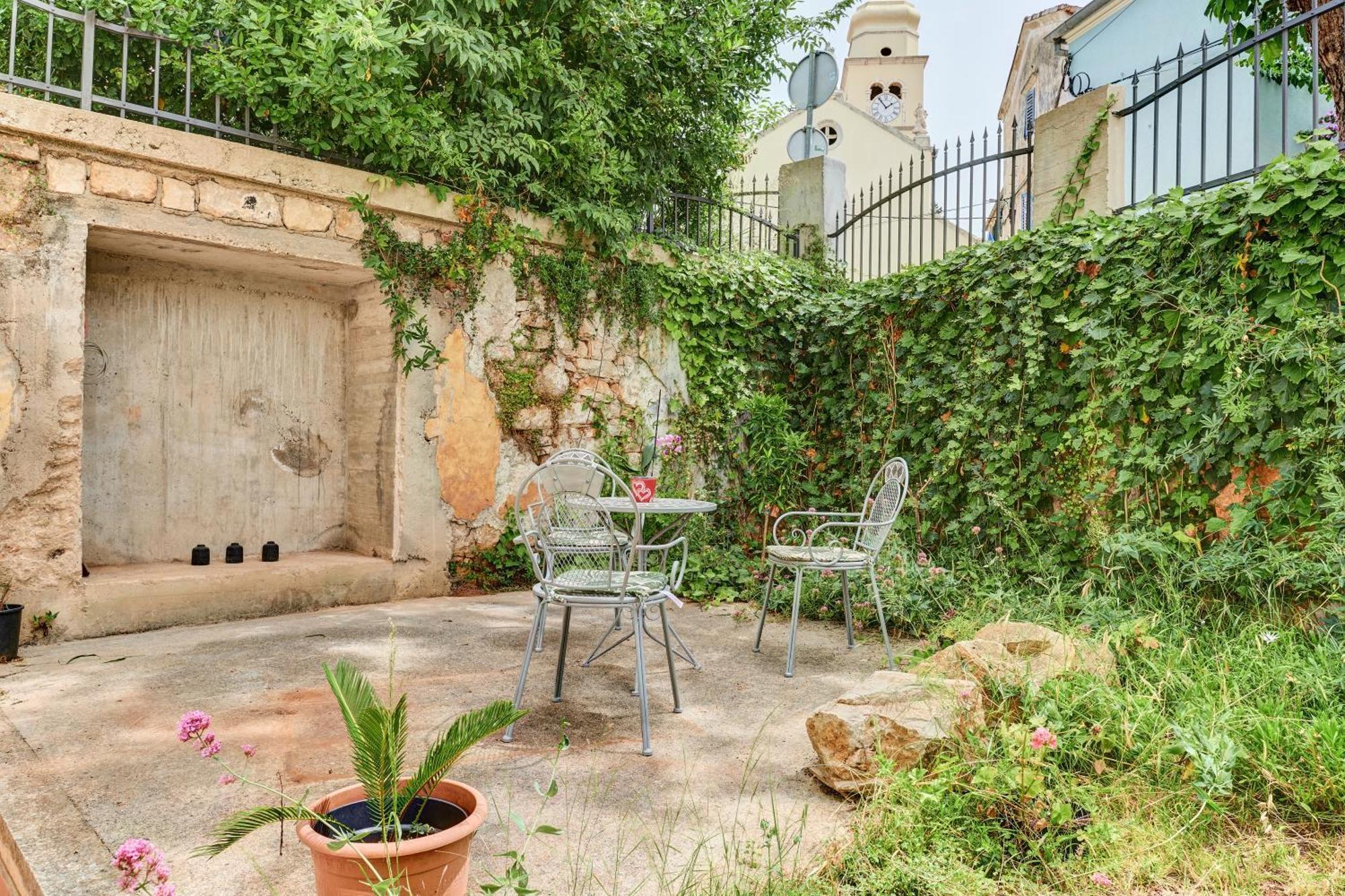 וולי לוסיניי Captain' S Villa Boutique Hotel מראה חיצוני תמונה